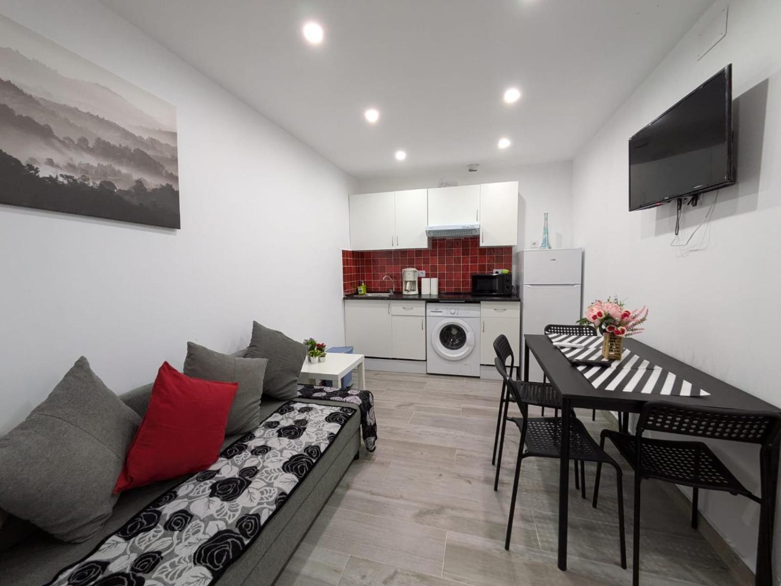 Madrid Apartaments מראה חיצוני תמונה