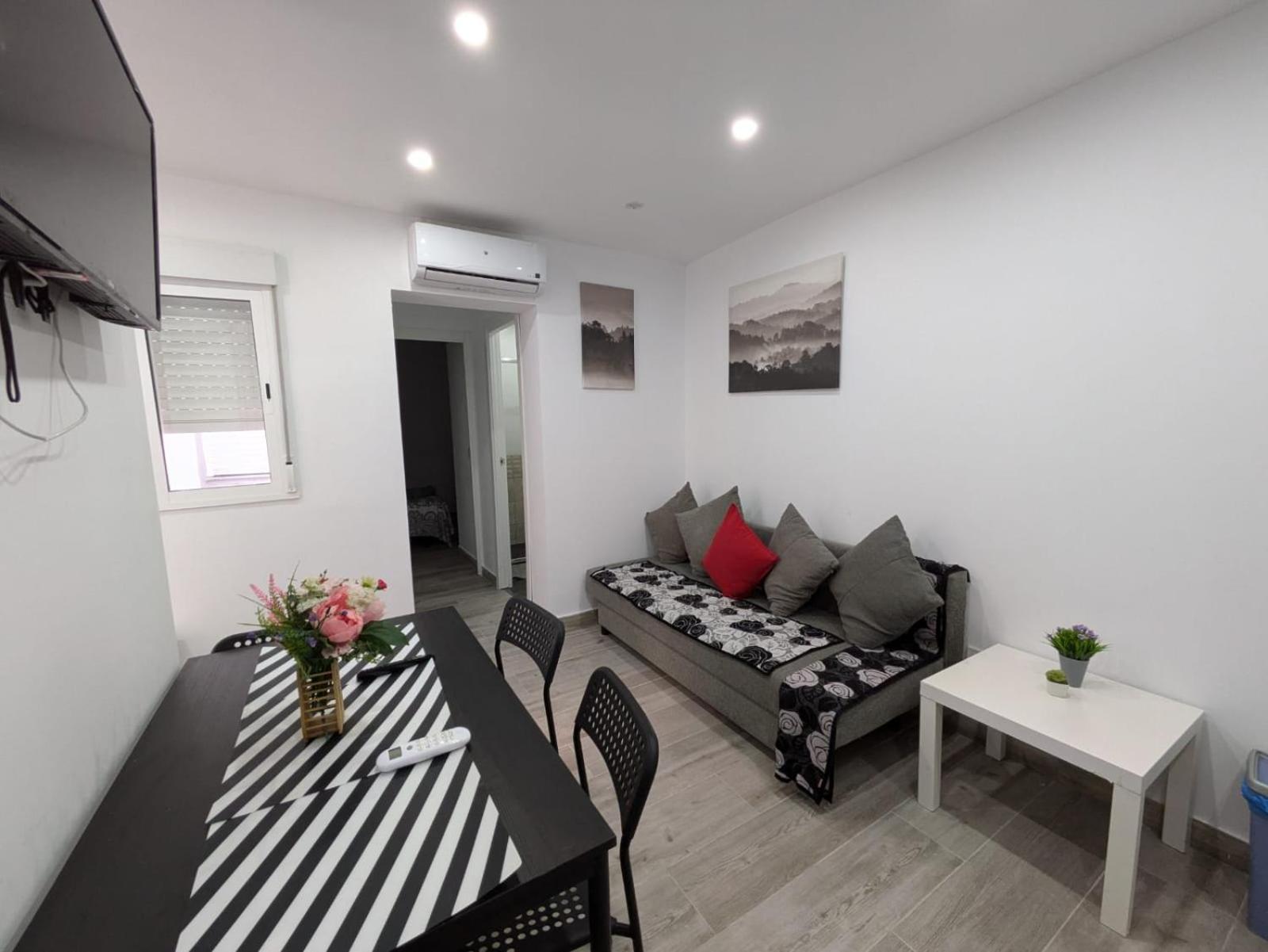 Madrid Apartaments מראה חיצוני תמונה